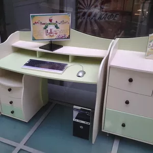 стол компьютерный детский