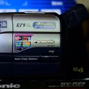 Продается видеокамера Panasonic RZ-9