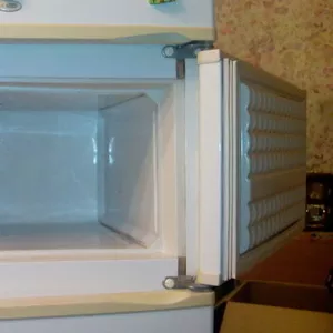 Продаю холодильник трёхкамерный