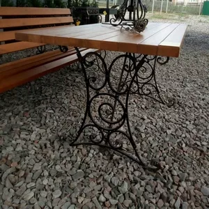 Стол садовый с коваными ножками