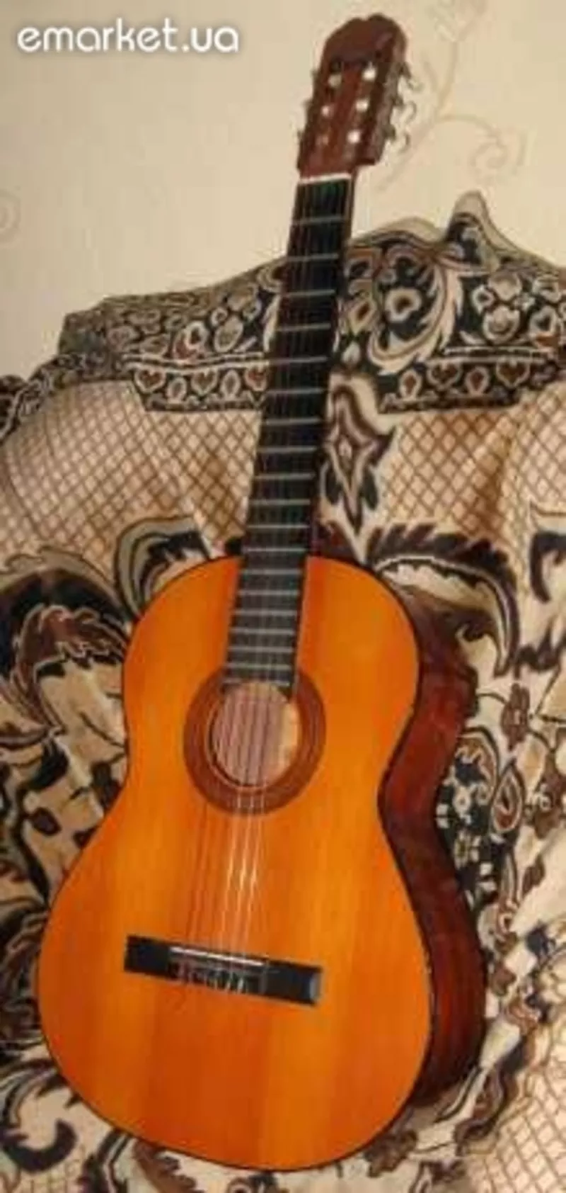 Классическая испанская акустическая гитара