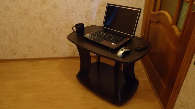 Продаю журнальный/кофейный (или для ноутбука) столик 