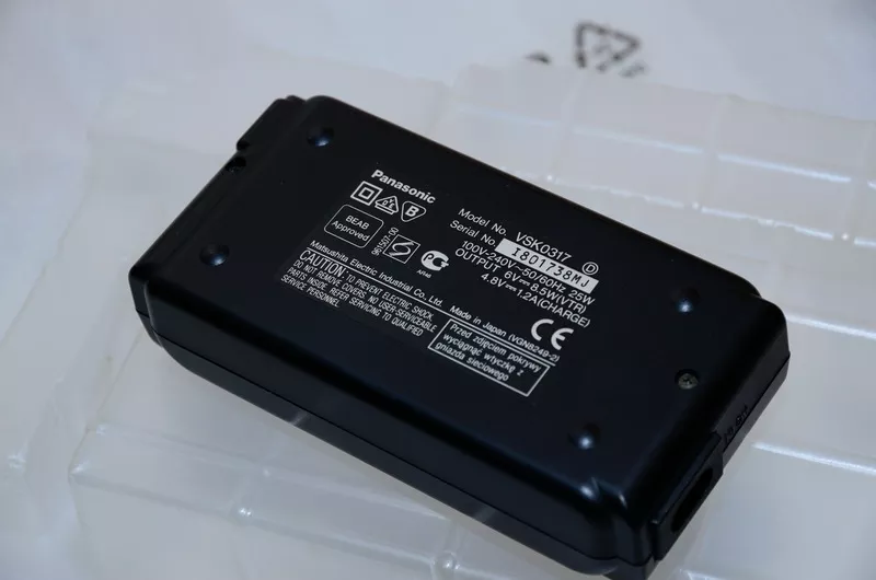 Продается новое (фирменное) зарядное устройство  Panasonic -VSK0317 2