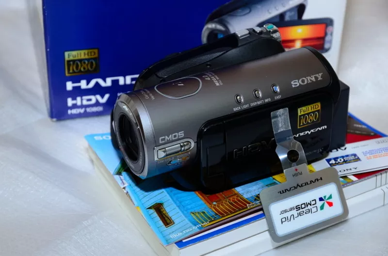 Продается новая видеокамера Sony HDR-HC3