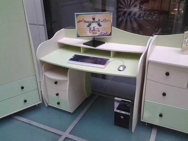 стол компьютерный детский
