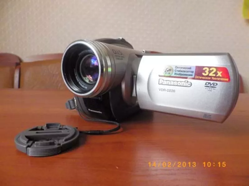 Видеокамера Panasonic VDR-D220EE-S (б/у) 