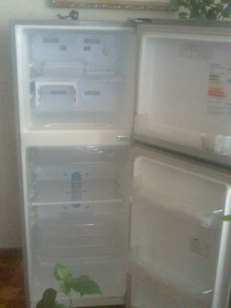 Продам холодильник 2