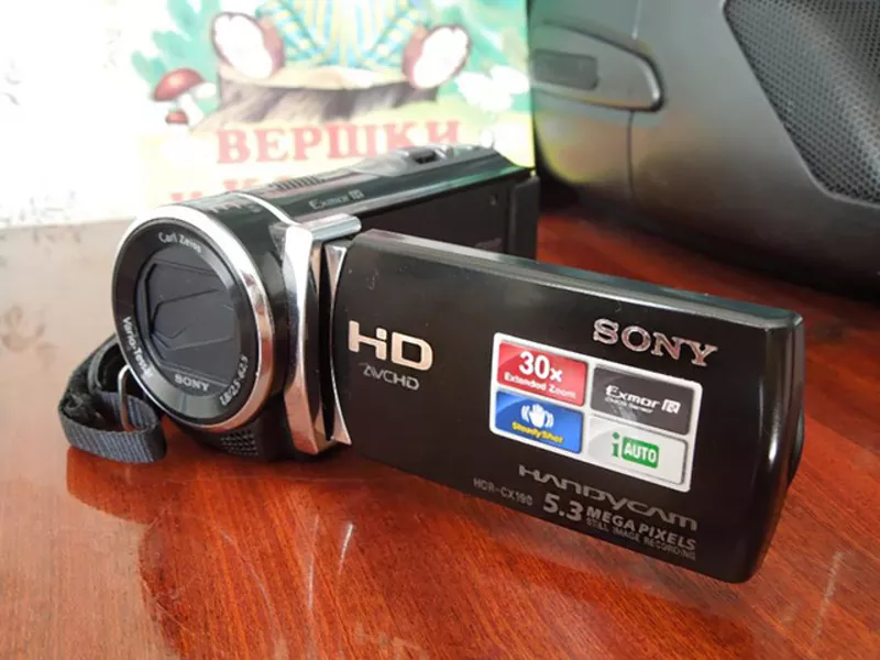 Видеокамера Sony HDR-CX190E (1080i FullHD/ 5, 3 мегапикселей) 2
