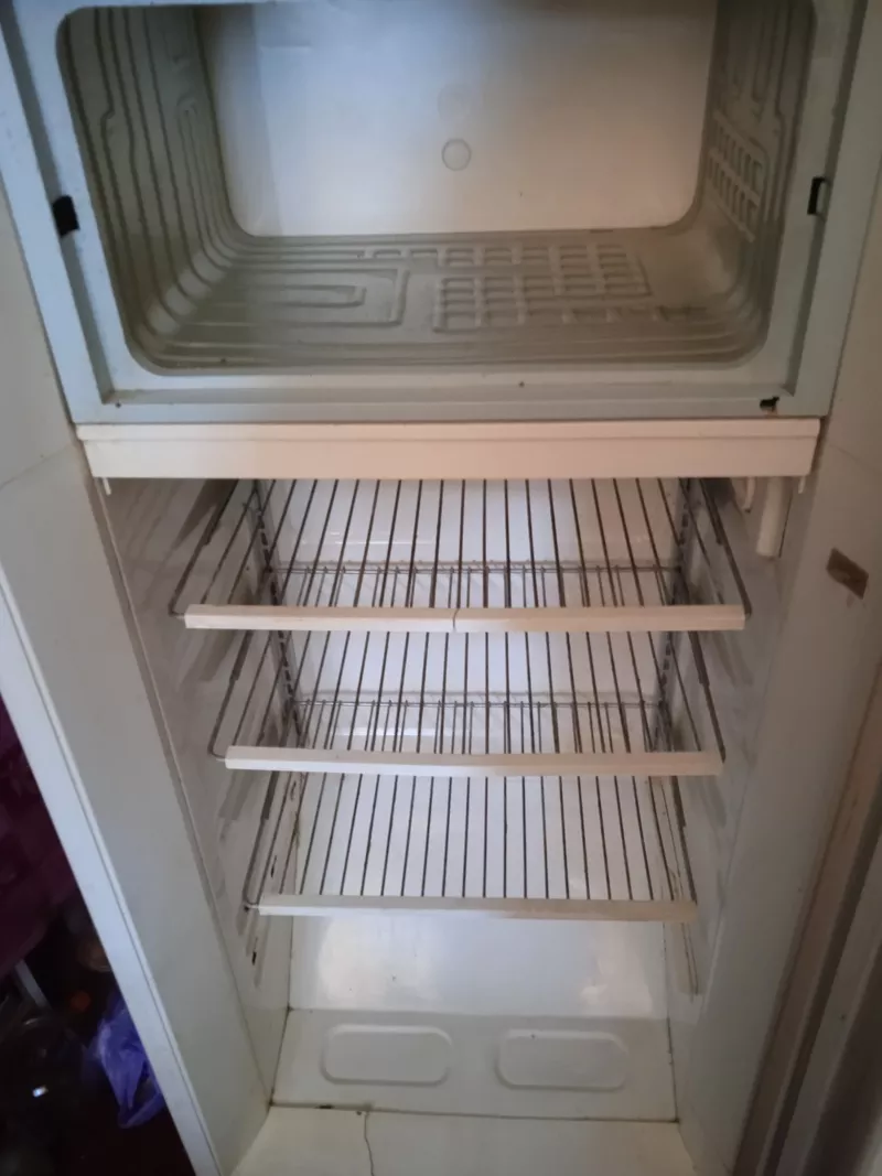 Продам холодильник бу 2
