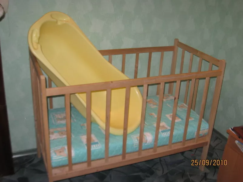 Продается детская кроватка 2